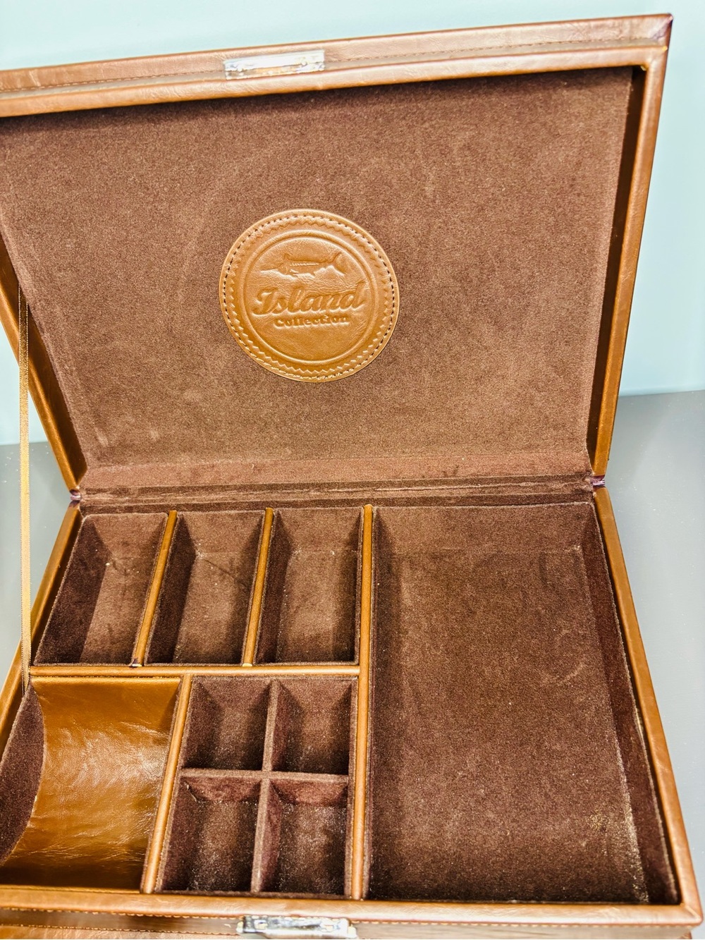 Vintage Leather Jewelry Box - Picture 5 of 8